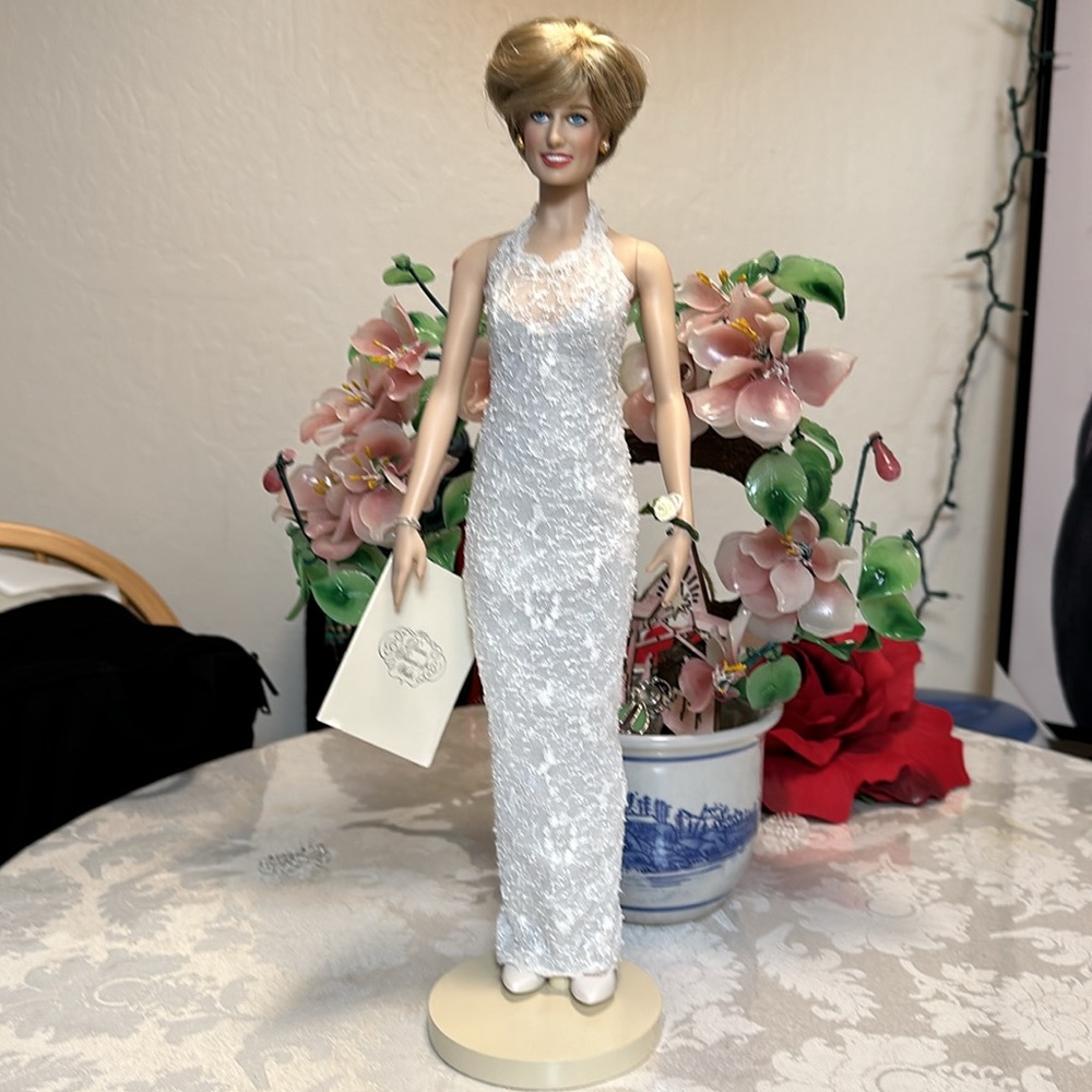Franklin Mint Princess Diana of Whales. The people’s Princess forever. - Picture 7 of 8